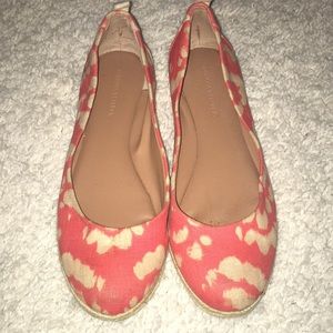 New without tags Banana Republic floral flats